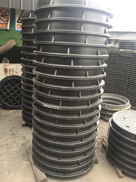 玻璃鋼井蓋模具是用于制造玻璃鋼井蓋的工具，玻璃鋼井蓋模具，玻璃鋼井蓋